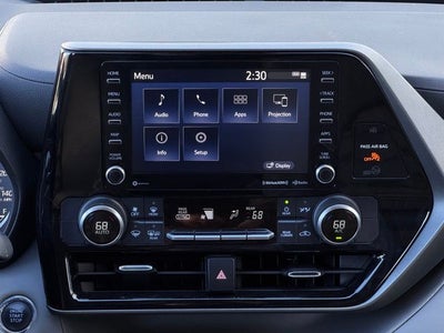 2022 Toyota HIGHLANDER LE