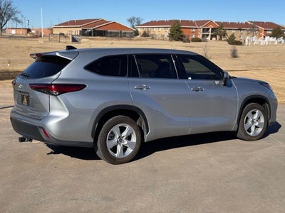 2022 Toyota HIGHLANDER LE