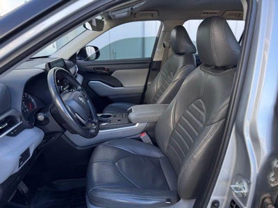 2022 Toyota HIGHLANDER LE