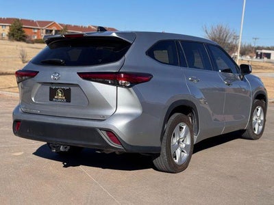 2022 Toyota HIGHLANDER LE