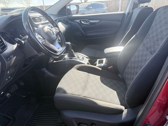 2022 Nissan Rogue Sport SV