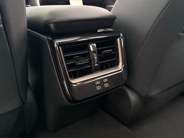 2025 Toyota Toyota Crown Signia Limited