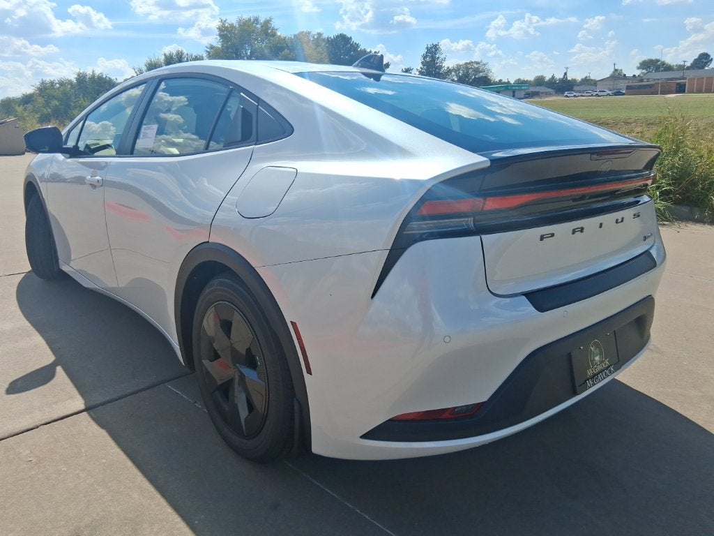 2027 Toyota Prius LE
