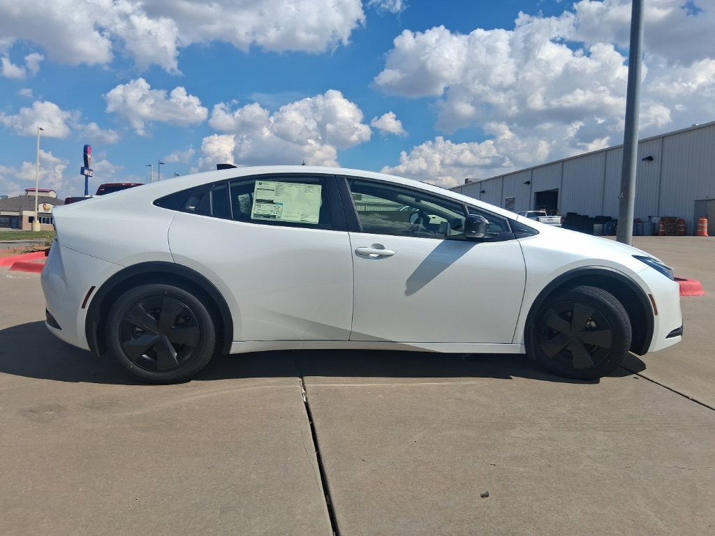 2027 Toyota Prius LE