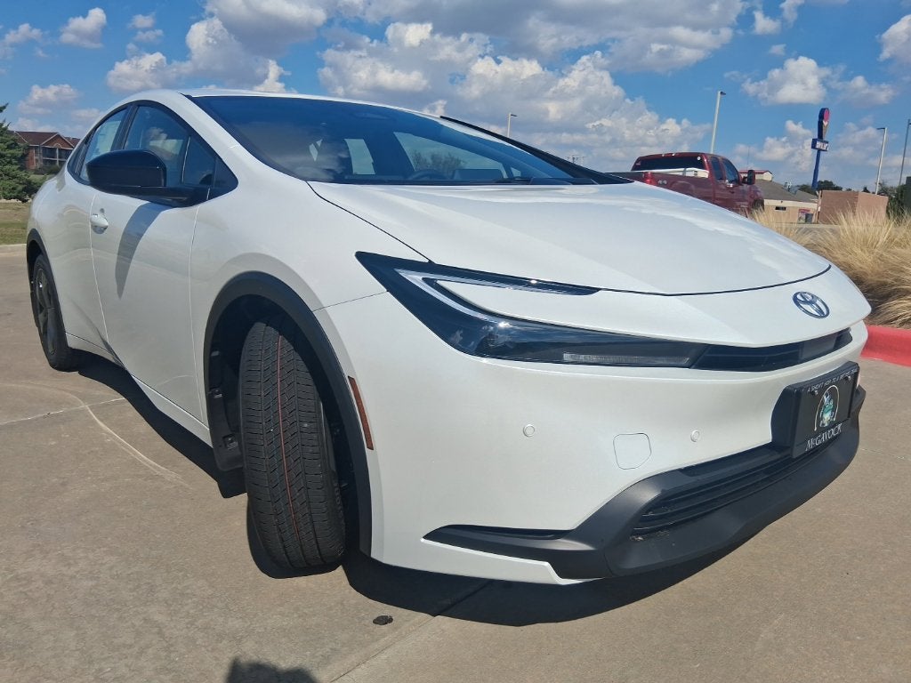 2027 Toyota Prius LE