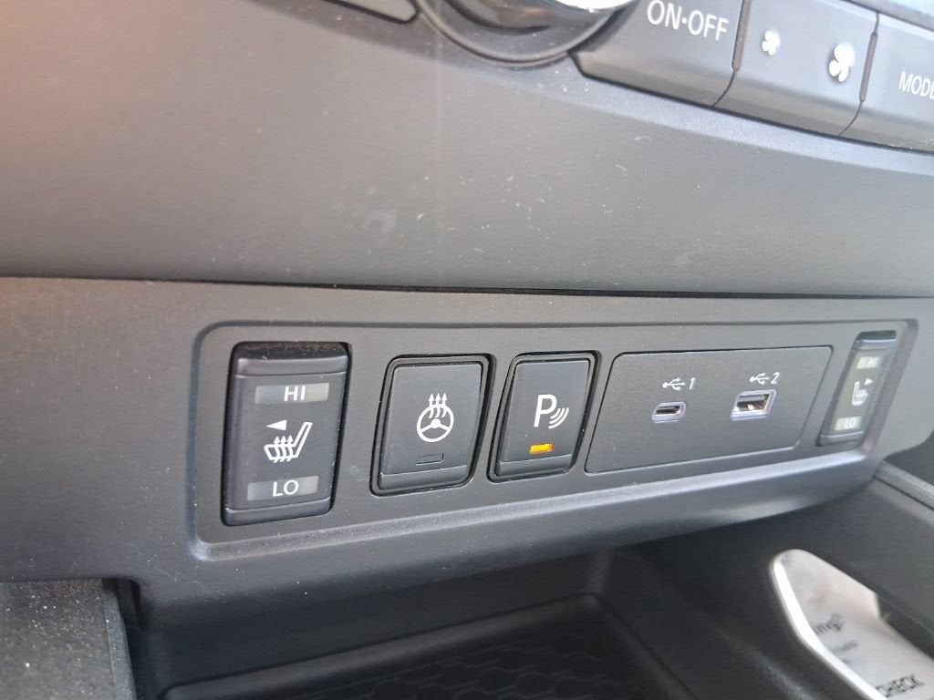 2024 Nissan Frontier SV