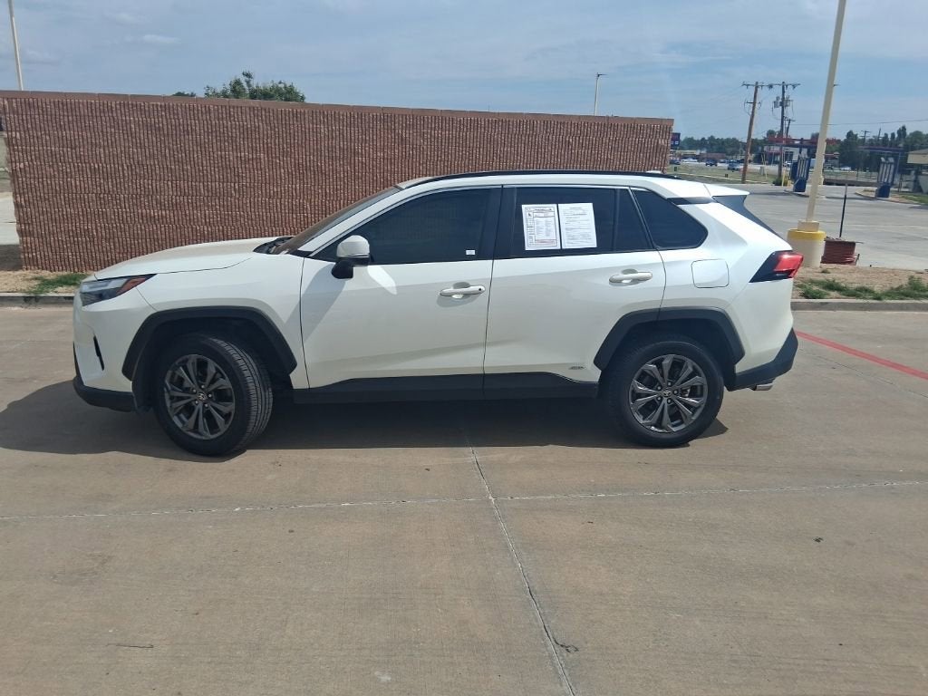 2022 Toyota RAV4 Hybrid XLE Premium