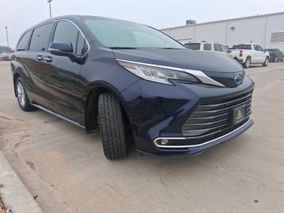 2025 Toyota Sienna Limited