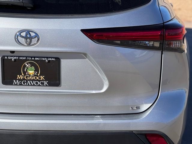 2022 Toyota Highlander LE