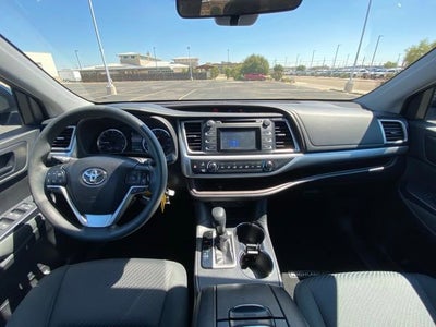 2019 Toyota Highlander LE